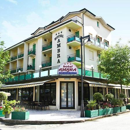 צ'סנטיקו Hotel Ambra מראה חיצוני תמונה