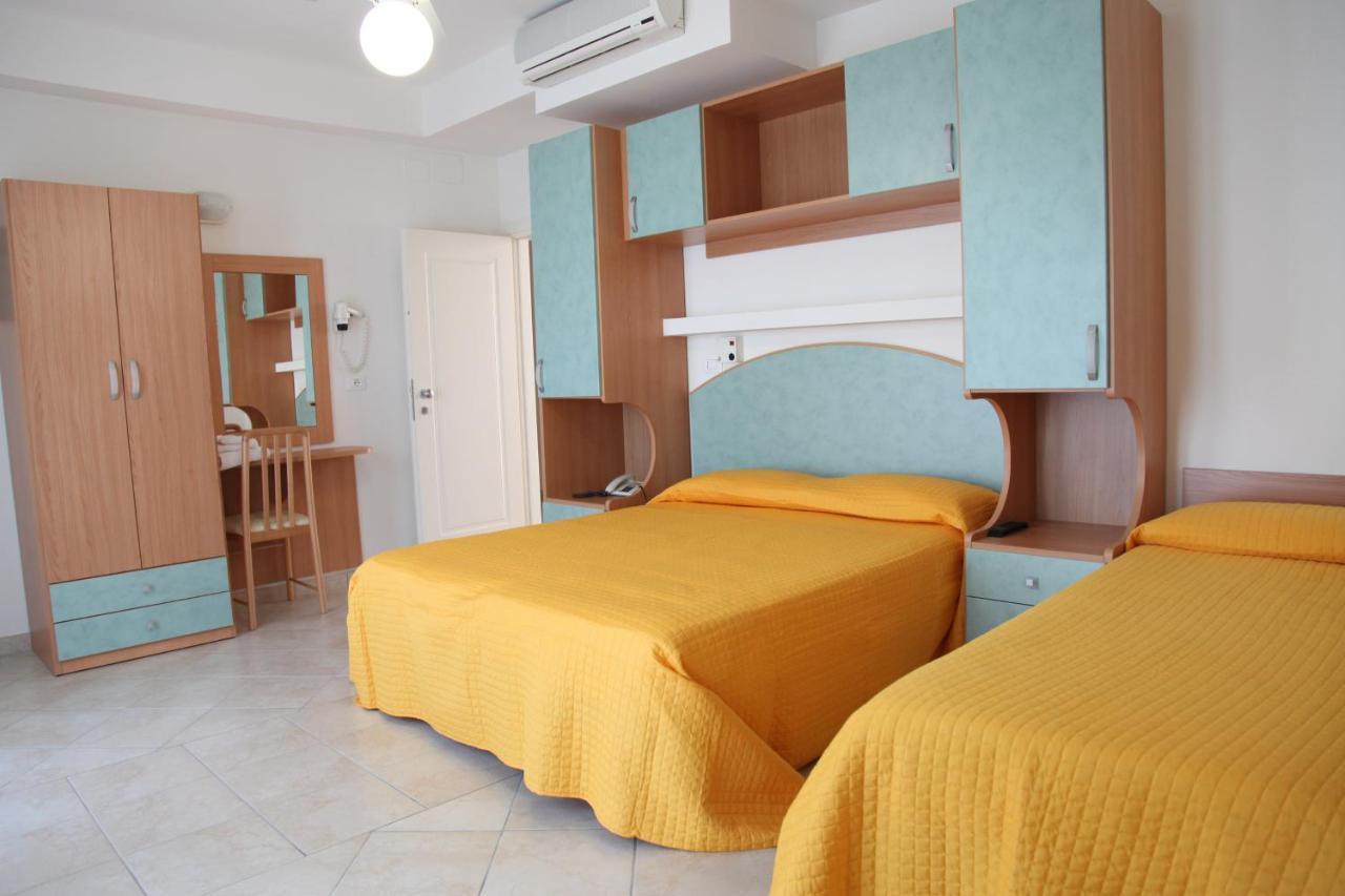 צ'סנטיקו Hotel Ambra מראה חיצוני תמונה