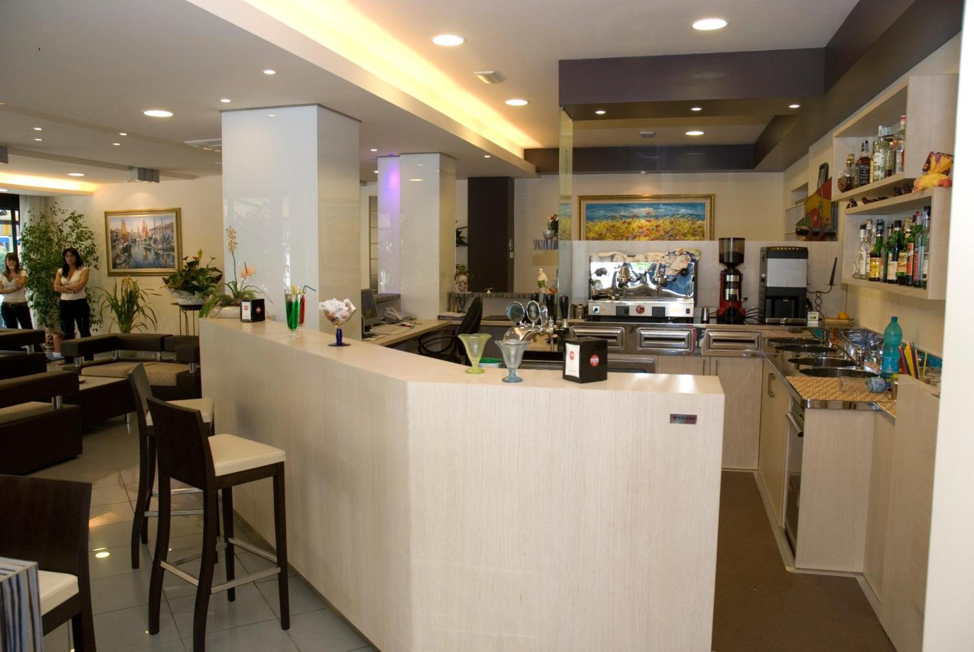 צ'סנטיקו Hotel Ambra מראה חיצוני תמונה
