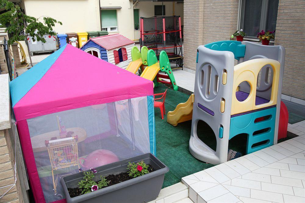 צ'סנטיקו Hotel Ambra מראה חיצוני תמונה