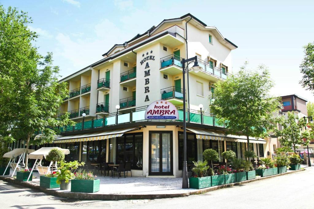 צ'סנטיקו Hotel Ambra מראה חיצוני תמונה