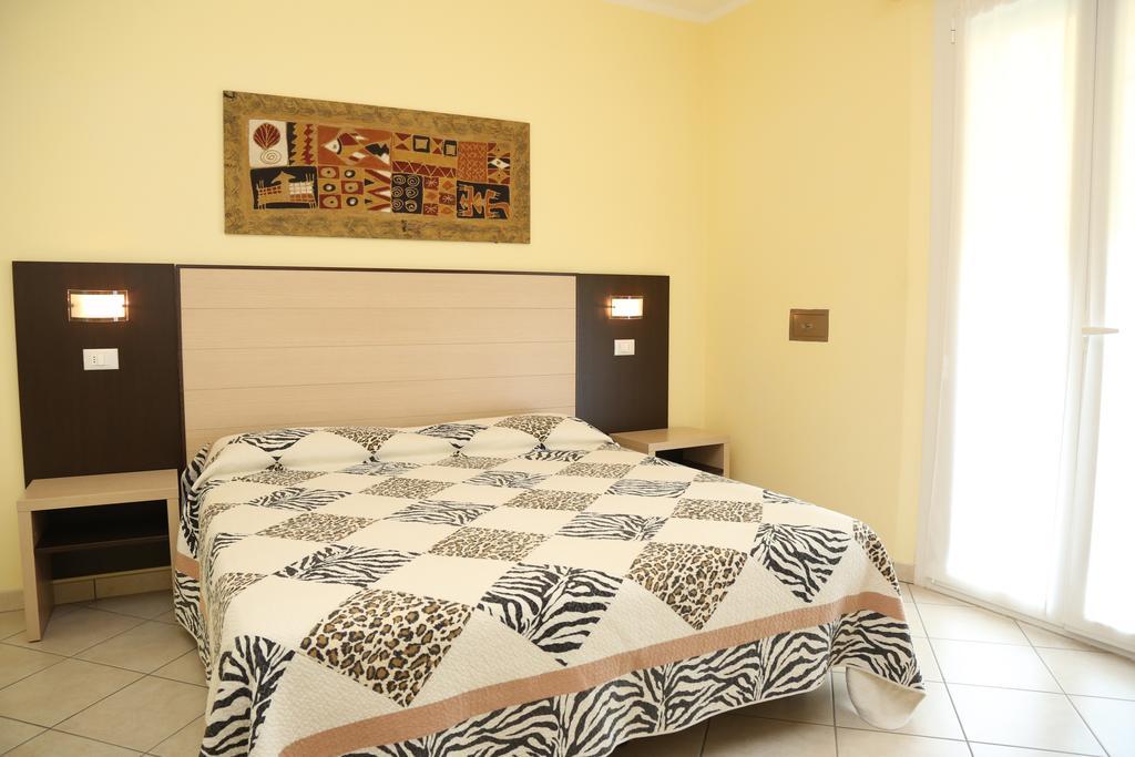 צ'סנטיקו Hotel Ambra מראה חיצוני תמונה