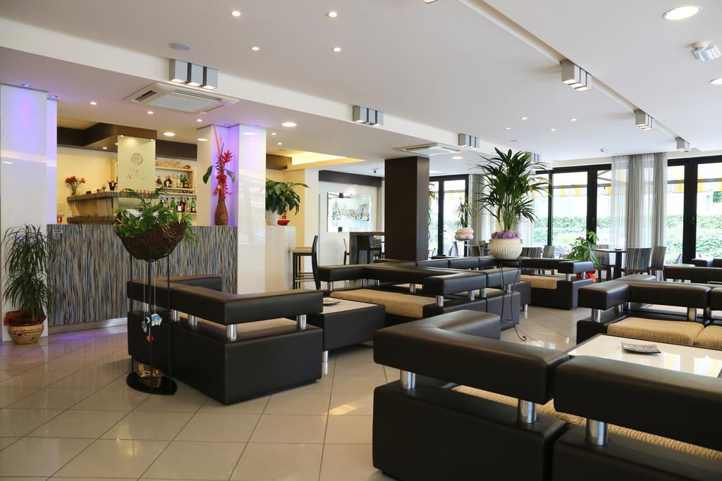 צ'סנטיקו Hotel Ambra מראה חיצוני תמונה