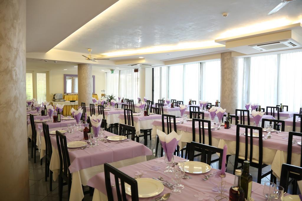 צ'סנטיקו Hotel Ambra מראה חיצוני תמונה